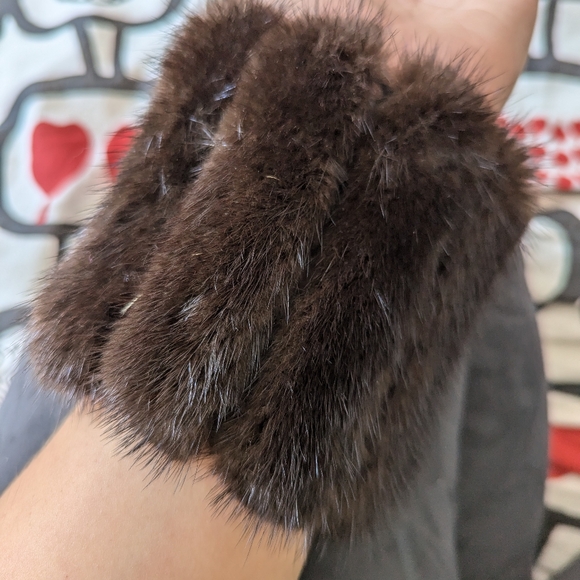 Genuine fur cuff bracelet - Picture 2 of 7